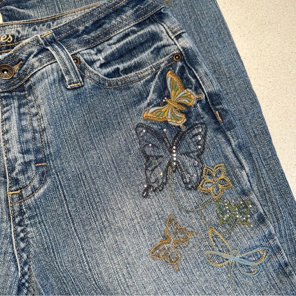 LA Blues Bootcut Jeans Butterfly Embroidered Rhinestones Light Blue Wash Size 6 - Picture 9 of 14